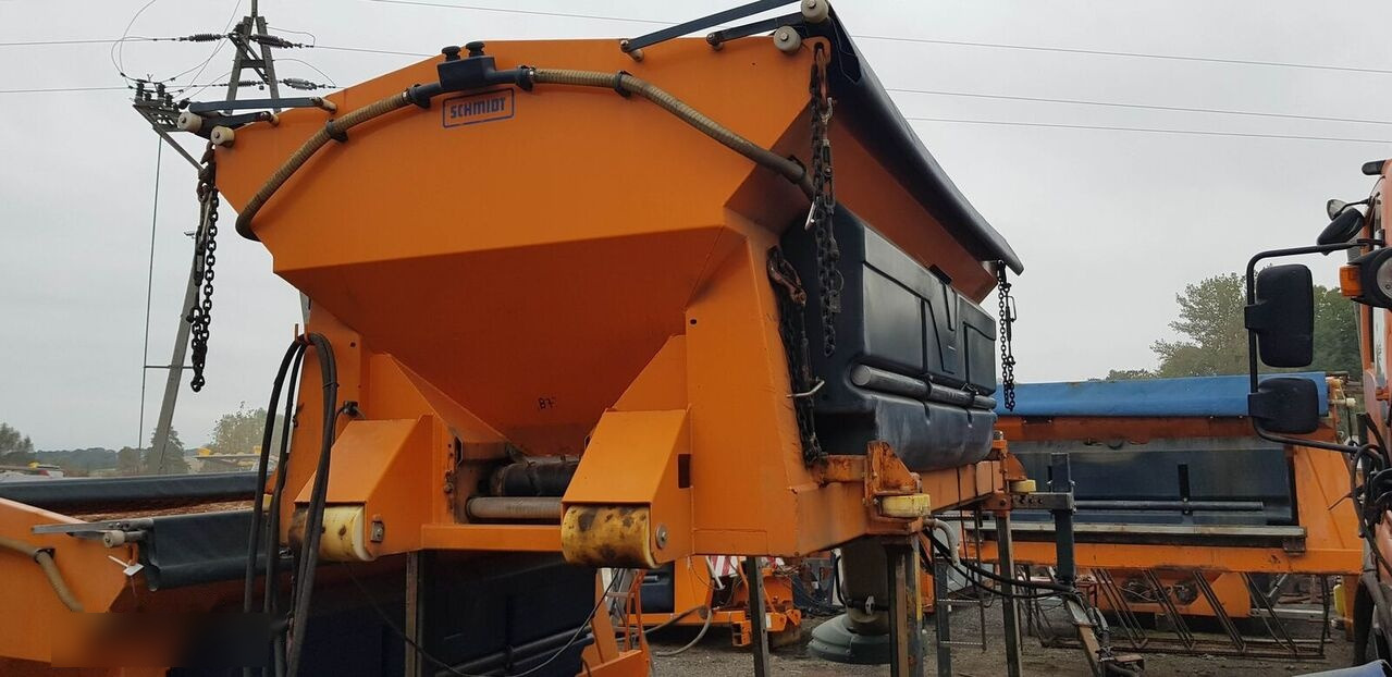 Schmidt Solarko piaskarka SCHMIDT STRATOS 5m3 20 - Sand/ Salt spreader for Municipal/ Special vehicle: picture 4 Schmidt Solarko piaskarka SCHMIDT STRATOS 5m3 20 - Sand/ Salt spreader for Municipal/ Special vehicle: picture 4