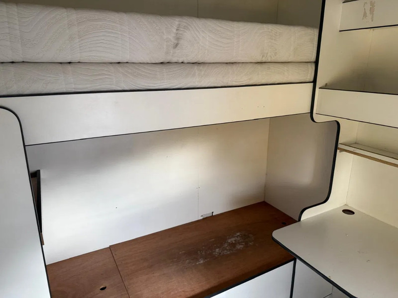 Volvo FL 12.240 STAND Airco 2x bed Douche Heater without box - Box truck: picture 5 Volvo FL 12.240 STAND Airco 2x bed Douche Heater without box - Box truck: picture 5