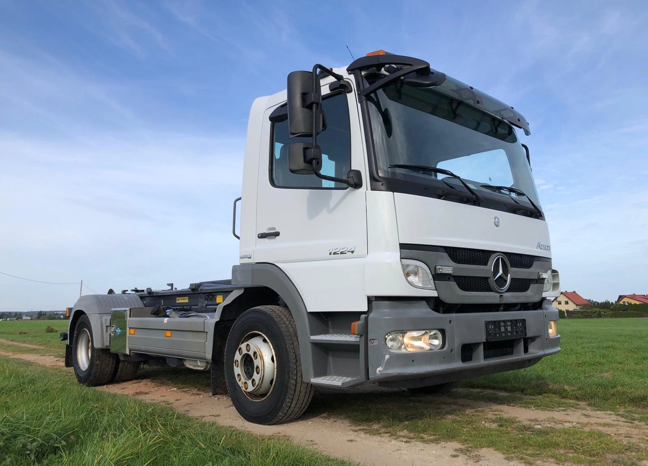 MERCEDES-BENZ ATEGO 1224 Motor 6374 cm3!! Aktualne UDT!! - Hook lift truck: picture 2 MERCEDES-BENZ ATEGO 1224 Motor 6374 cm3!! Aktualne UDT!! - Hook lift truck: picture 2