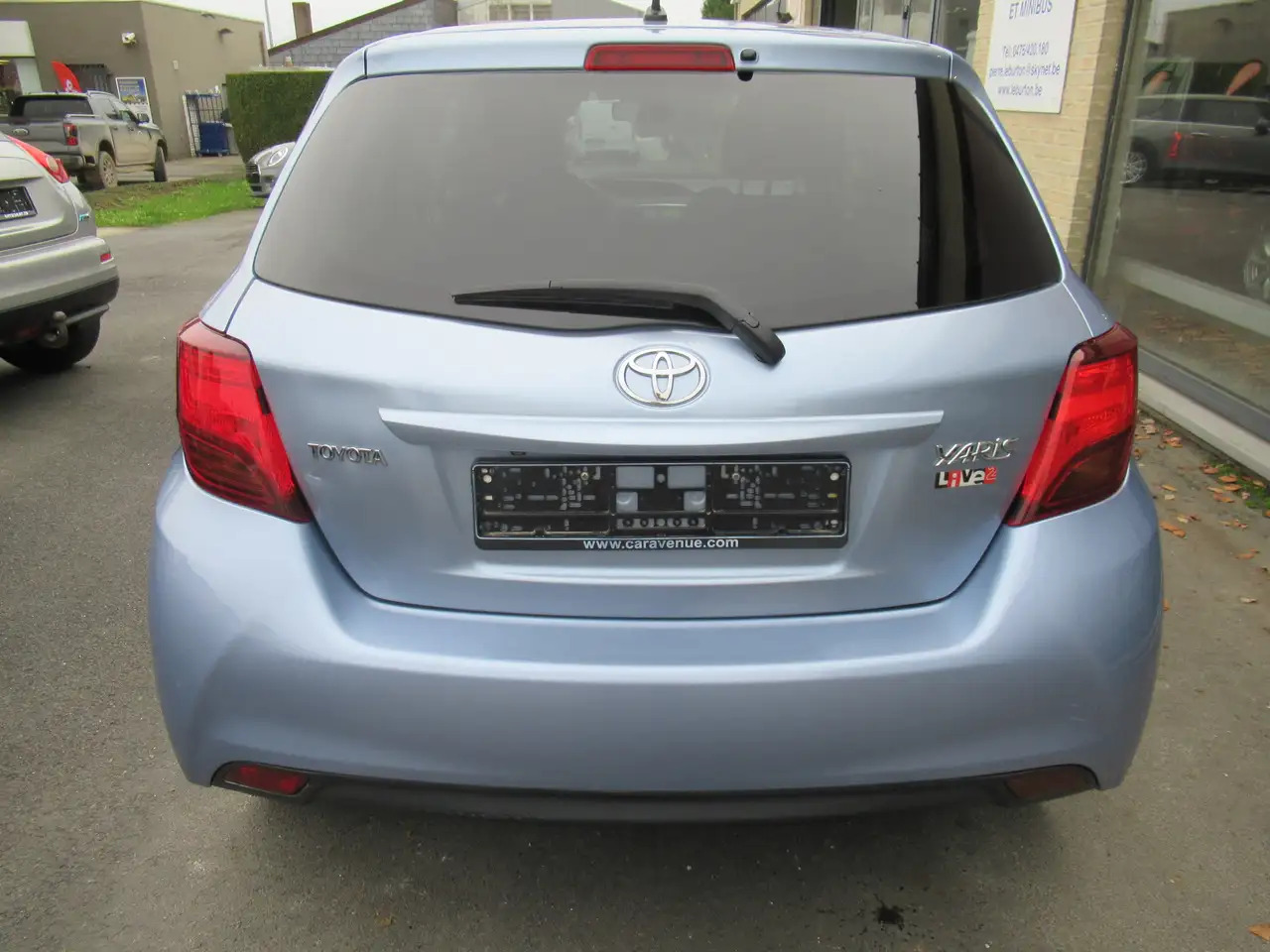 Toyota Yaris Yaris 1.33i VVT-i Active and pack Live 2 - Car: picture 4 Toyota Yaris Yaris 1.33i VVT-i Active and pack Live 2 - Car: picture 4