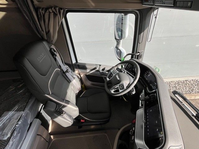 Tractor unit DAF XG 530 FT Alcoa Leder Vollluft Standklima: picture 12