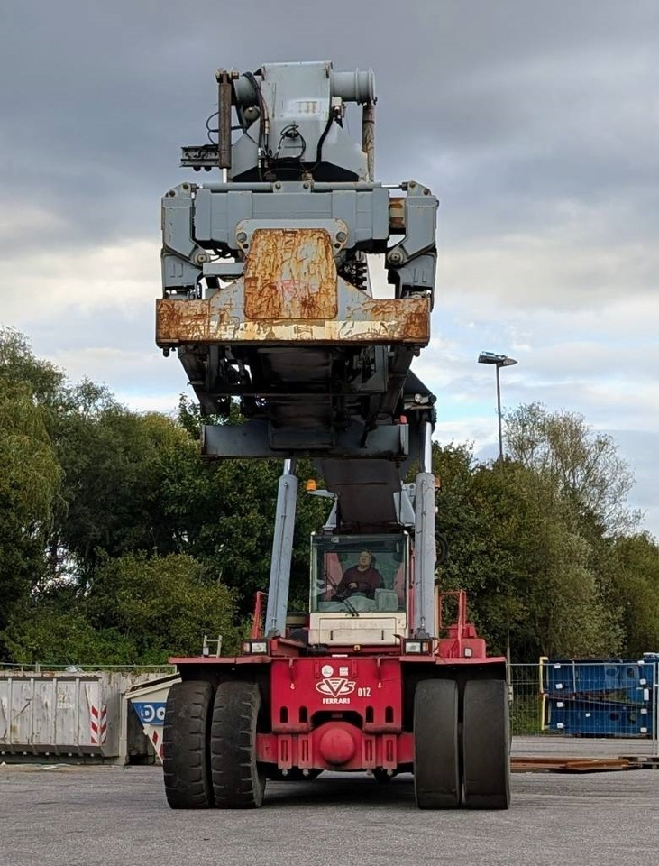 CVS Ferrari F377.5 PB - Reach stacker: picture 3 CVS Ferrari F377.5 PB - Reach stacker: picture 3