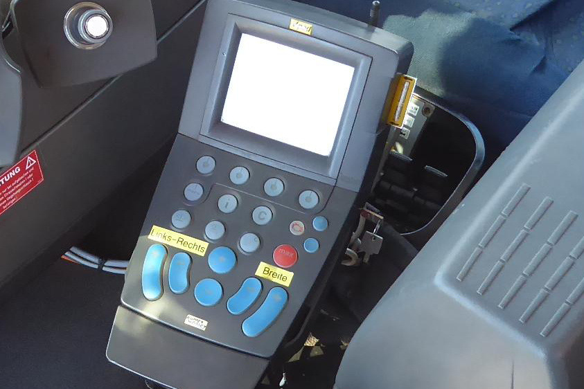 KÜPPER-WEISSER /GMEINER/BUCHER Feuchtsalzstreuer Salzstreuer Streuer auf Abrollgestell - Hook lift truck: picture 4 KÜPPER-WEISSER /GMEINER/BUCHER Feuchtsalzstreuer Salzstreuer Streuer auf Abrollgestell - Hook lift truck: picture 4