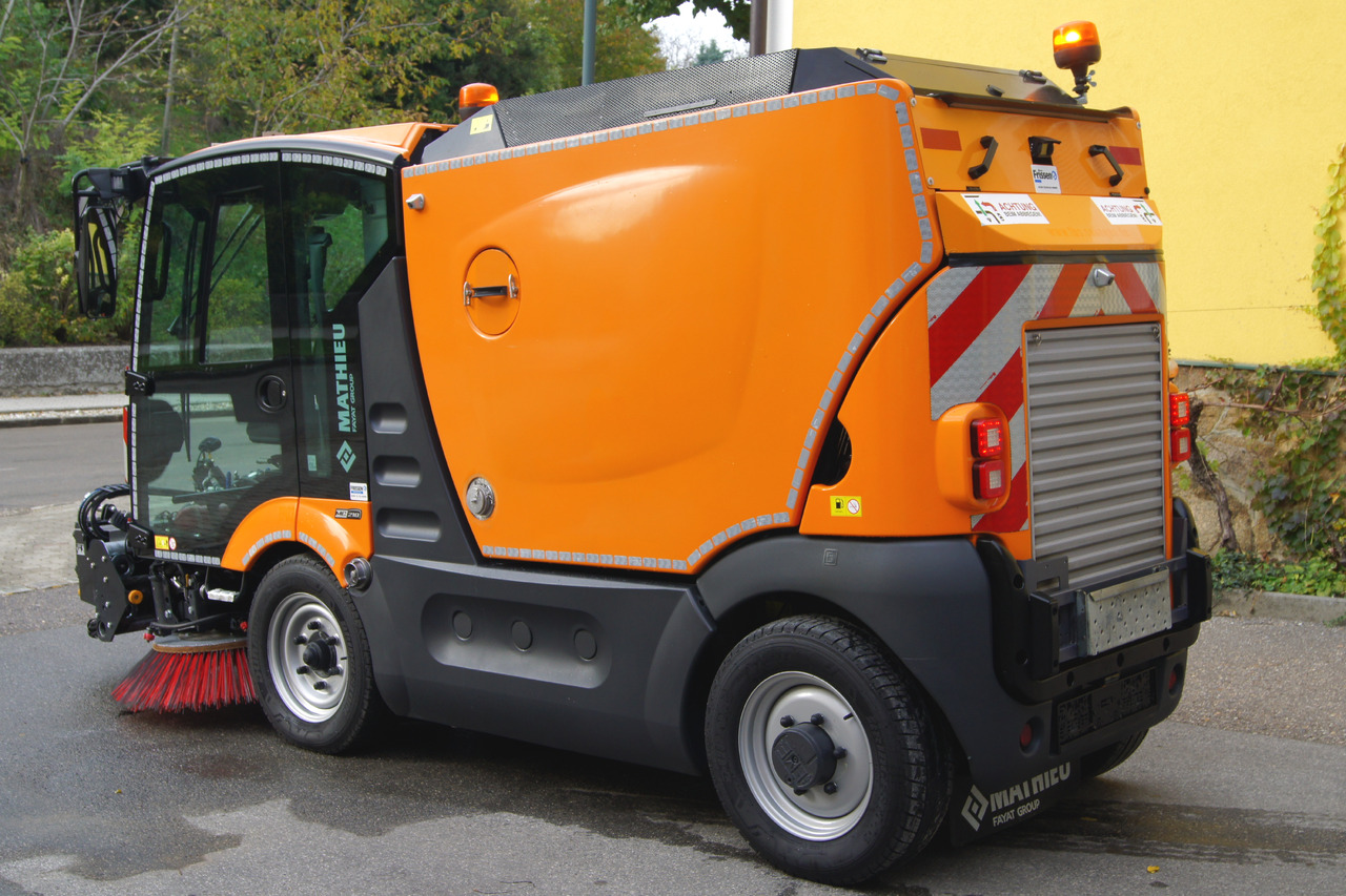 MATHIEU Azura Flex MC210 3-rd brush / EURO 6 / TÜV - Road sweeper: picture 5 MATHIEU Azura Flex MC210 3-rd brush / EURO 6 / TÜV - Road sweeper: picture 5