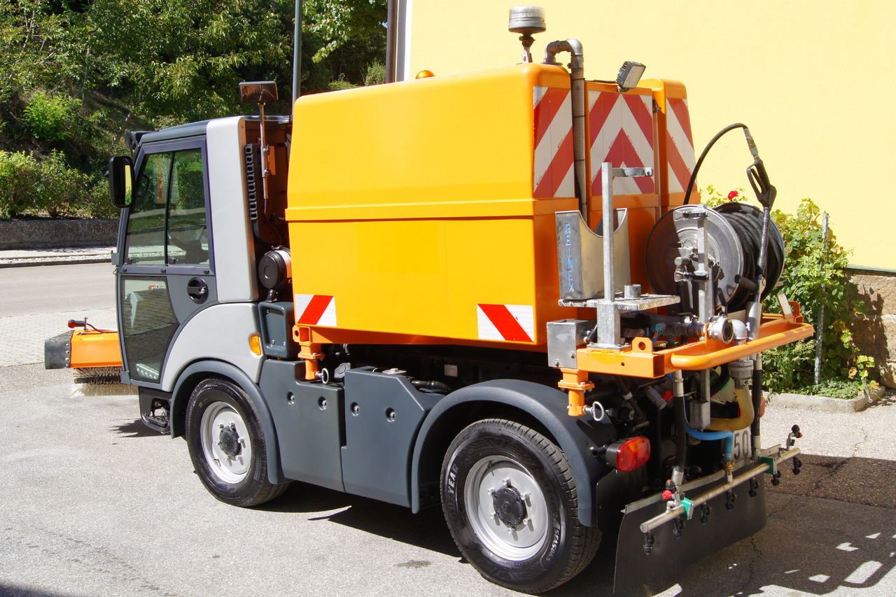 MULTICAR TREMO X56 Carrier CS/4x4/Euro 5/Besen/Wasserfass - Snow removal vehicle: picture 3 MULTICAR TREMO X56 Carrier CS/4x4/Euro 5/Besen/Wasserfass - Snow removal vehicle: picture 3