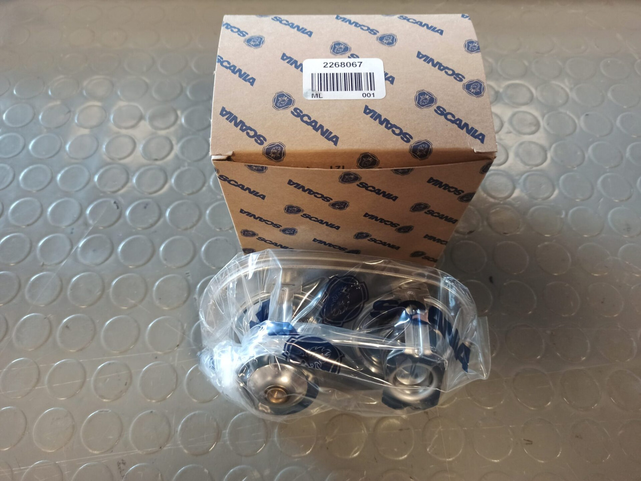 SCANIA THERMOSTAT 2268067 - Thermostat for Truck: picture 1 SCANIA THERMOSTAT 2268067 - Thermostat for Truck: picture 1