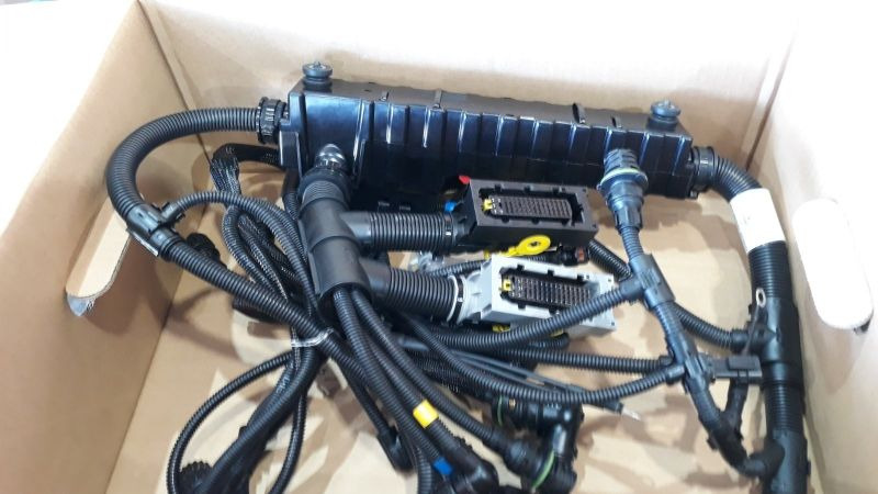 VOLVO CABLE HARNESS 22041555 - Cables/ Wire harness for Truck: picture 1 VOLVO CABLE HARNESS 22041555 - Cables/ Wire harness for Truck: picture 1