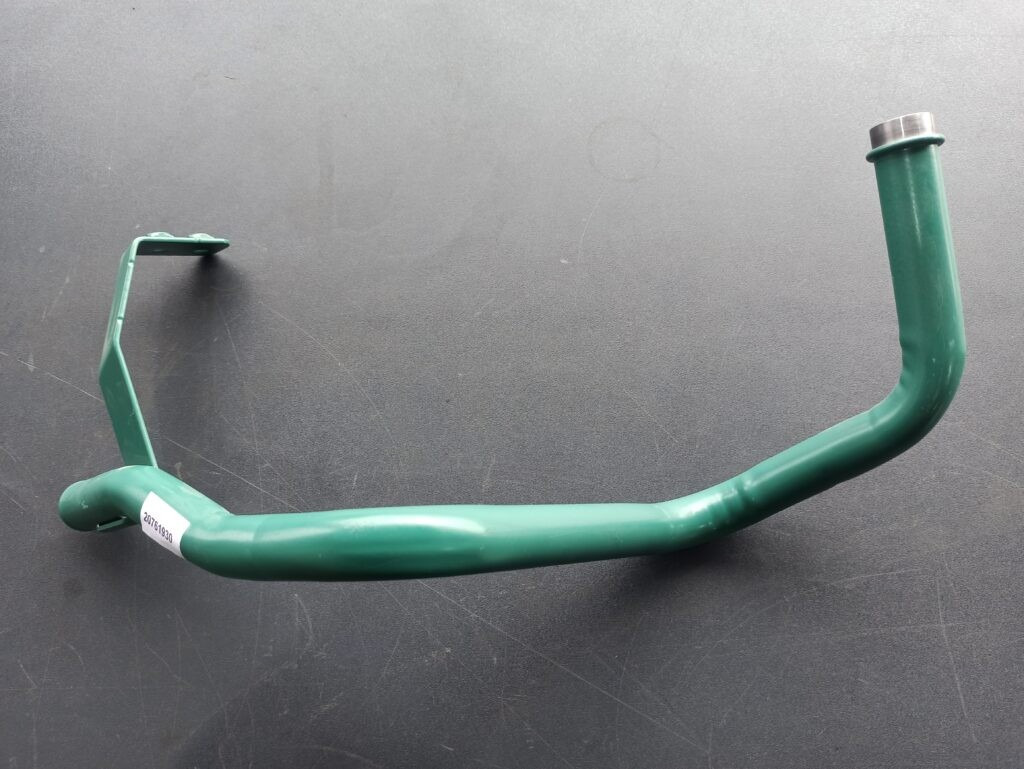 VOLVO TUBE 20761930 - Engine and parts for Truck: picture 2 VOLVO TUBE 20761930 - Engine and parts for Truck: picture 2