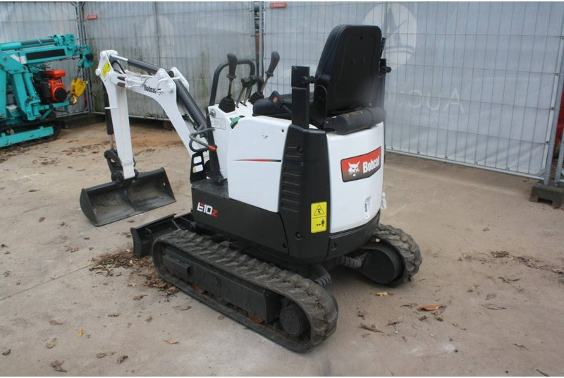 Bobcat E08 - Mini excavator: picture 3 Bobcat E08 - Mini excavator: picture 3