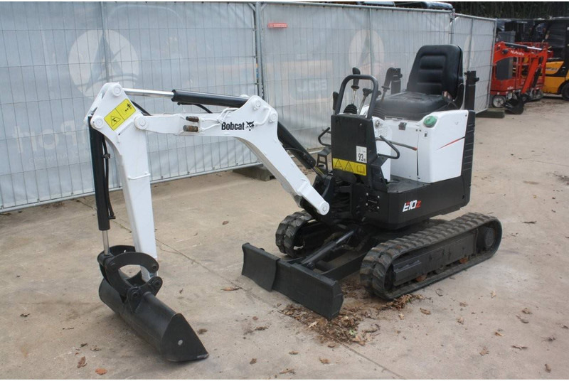 Bobcat E08 - Mini excavator: picture 1 Bobcat E08 - Mini excavator: picture 1