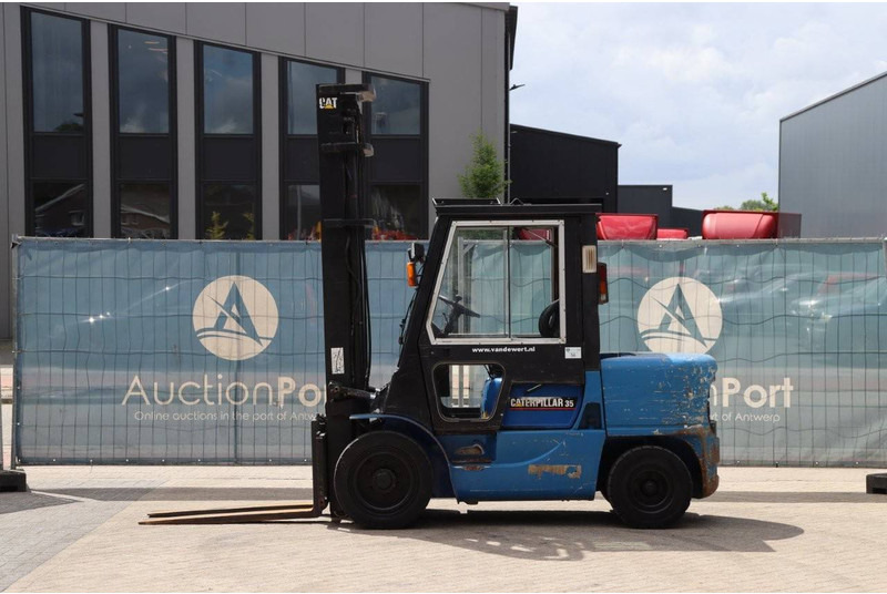 Caterpillar DP35K - Diesel forklift: picture 2 Caterpillar DP35K - Diesel forklift: picture 2