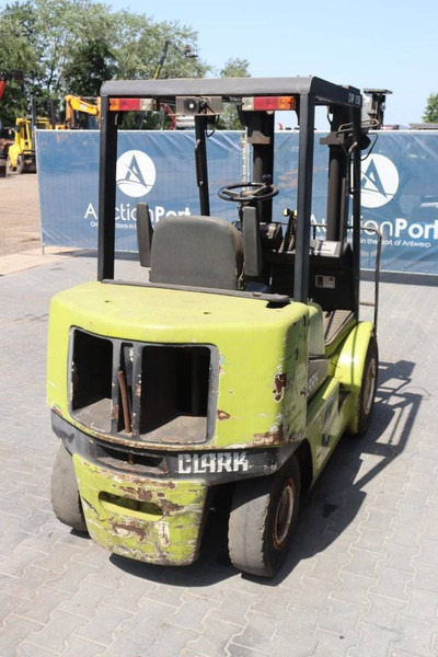 Clark CGP25H - Diesel forklift: picture 5 Clark CGP25H - Diesel forklift: picture 5