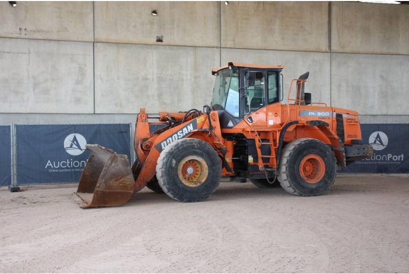 Doosan DL300 Series III - Wheel loader: picture 1 Doosan DL300 Series III - Wheel loader: picture 1