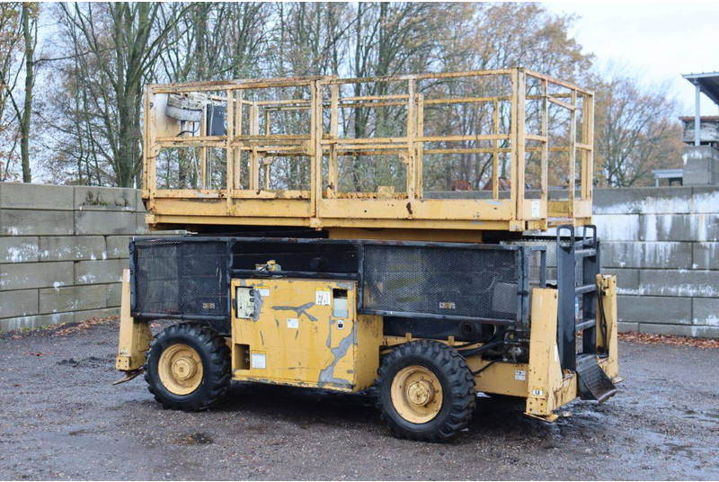 Grove SM4688 XT - Scissor lift: picture 3 Grove SM4688 XT - Scissor lift: picture 3
