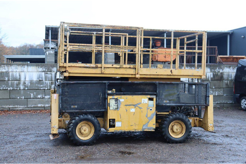 Grove SM4688 XT - Scissor lift: picture 1 Grove SM4688 XT - Scissor lift: picture 1