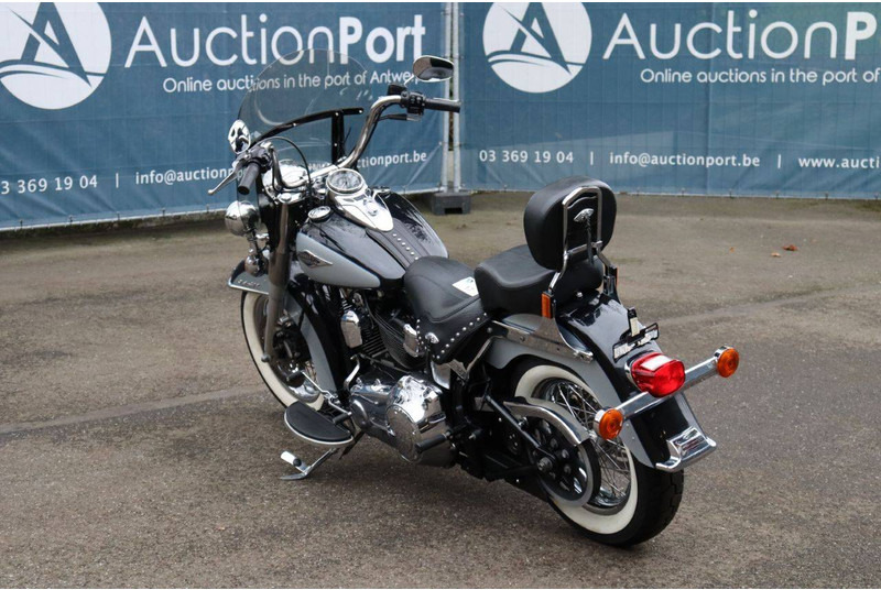 Harley-Davidson Heritage Softail Classic - Motorcycle: picture 4 Harley-Davidson Heritage Softail Classic - Motorcycle: picture 4