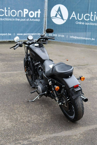 Harley-Davidson Sporster XL 883 Iron - Motorcycle: picture 4 Harley-Davidson Sporster XL 883 Iron - Motorcycle: picture 4