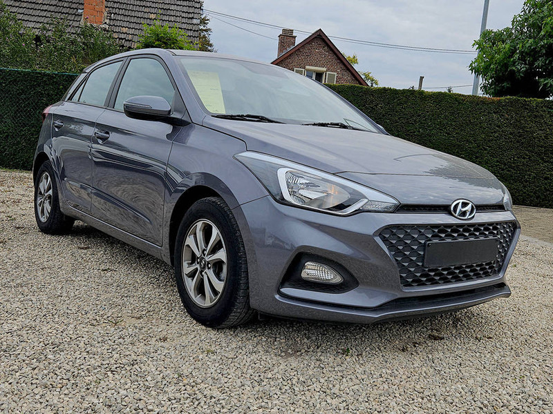 Hyundai i20 1.2 - Sedan: picture 5 Hyundai i20 1.2 - Sedan: picture 5