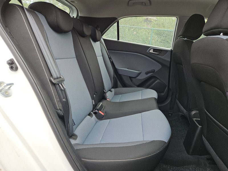Hyundai i20 1.2 - Sedan: picture 5 Hyundai i20 1.2 - Sedan: picture 5