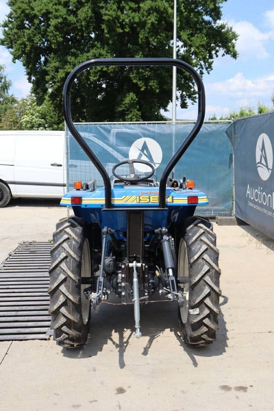 Iseki Landhope 185 - Farm tractor: picture 4 Iseki Landhope 185 - Farm tractor: picture 4