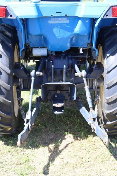 Farm tractor Iseki TA210: picture 17