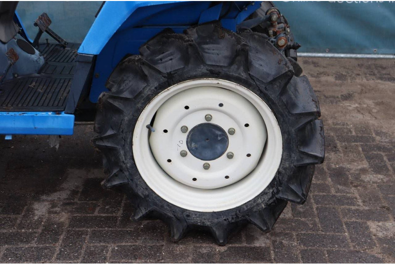 Farm tractor Iseki TU165F: picture 14