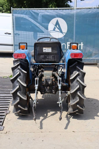 Iseki TU1700F - Farm tractor: picture 4 Iseki TU1700F - Farm tractor: picture 4