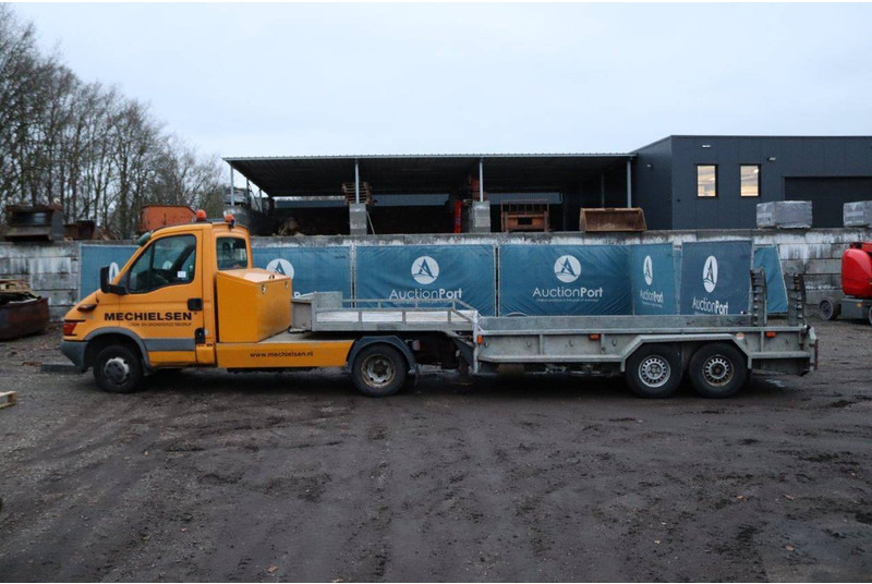 Iveco 40C - Dropside/ Flatbed truck: picture 1 Iveco 40C - Dropside/ Flatbed truck: picture 1