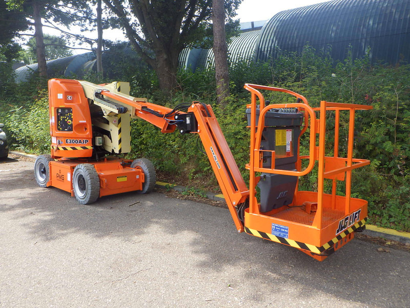 JLG E300AJP - Telescopic boom: picture 3 JLG E300AJP - Telescopic boom: picture 3