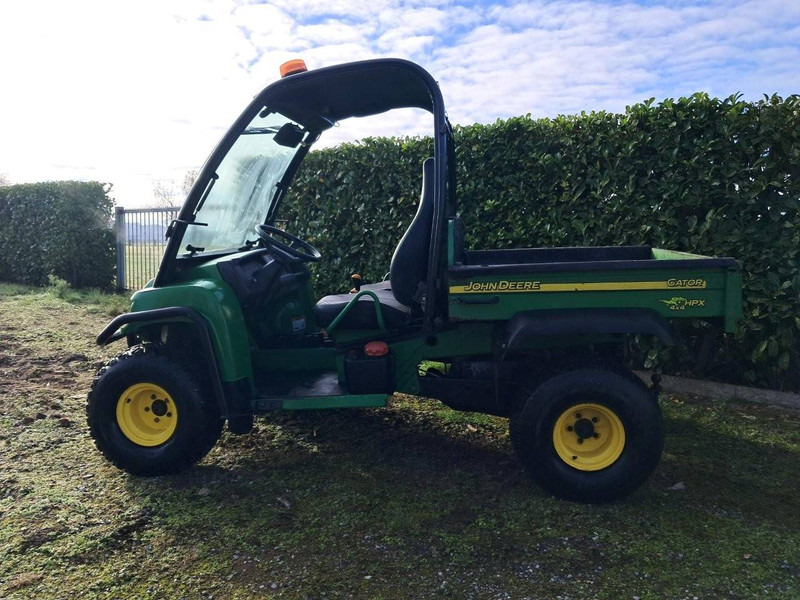 John Deere - Golf cart: picture 2 John Deere - Golf cart: picture 2