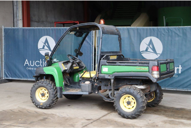 John Deere Gator - Golf cart: picture 3 John Deere Gator - Golf cart: picture 3