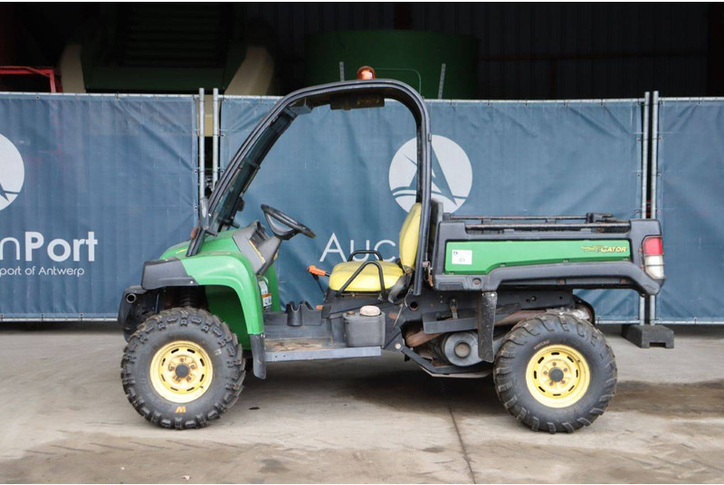 John Deere Gator - Golf cart: picture 2 John Deere Gator - Golf cart: picture 2