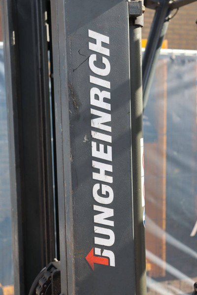 Electric forklift Jungheinrich: picture 13