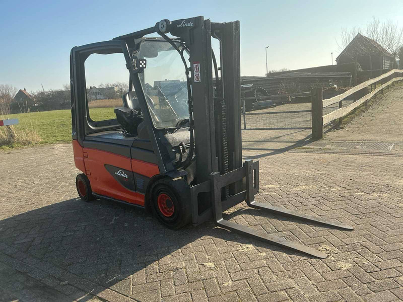 Linde E25L-01 - Electric forklift: picture 3 Linde E25L-01 - Electric forklift: picture 3