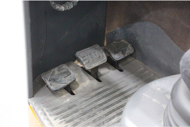 Reach truck Linde R14: picture 17 Reach truck Linde R14: picture 17