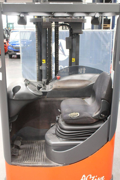 Reach truck Linde R14: picture 15 Reach truck Linde R14: picture 15