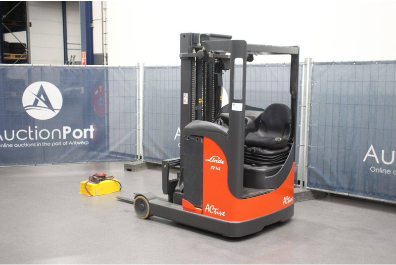 Linde R14 - Reach truck: picture 3 Linde R14 - Reach truck: picture 3