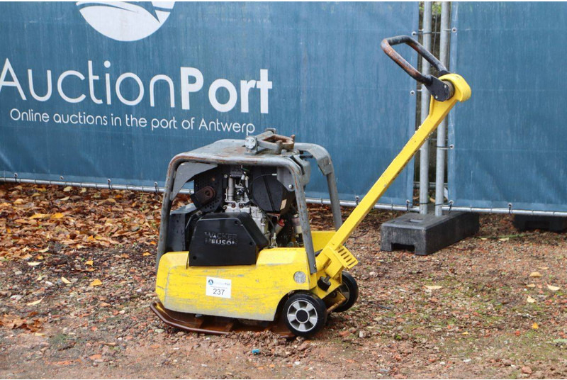 Neuson DPU3050 - Vibratory plate: picture 2 Neuson DPU3050 - Vibratory plate: picture 2