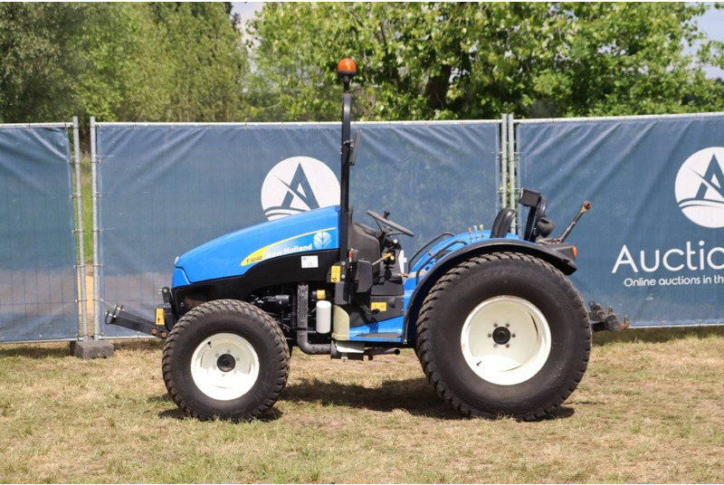 New Holland T3040 - Farm tractor: picture 2 New Holland T3040 - Farm tractor: picture 2