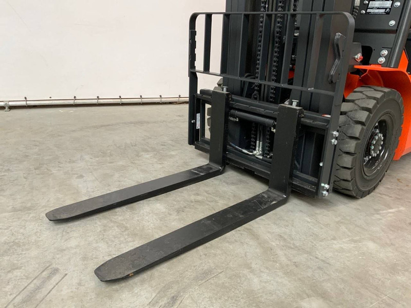 Electric forklift Noblelift Q25: picture 18