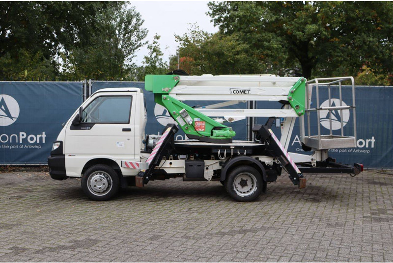 Piaggio Porter Maxxi - Truck mounted aerial platform: picture 2 Piaggio Porter Maxxi - Truck mounted aerial platform: picture 2