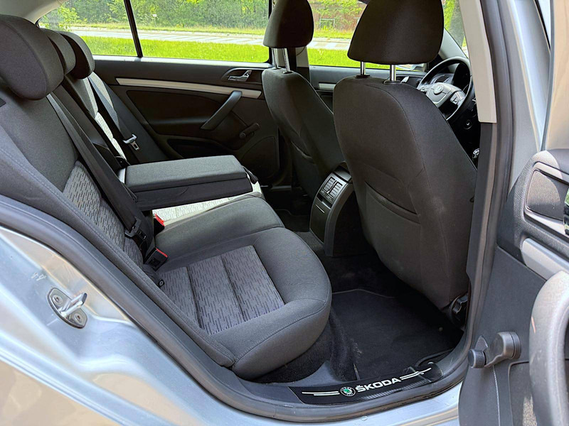 Sedan Škoda Octavia 1.6 TDI: picture 10