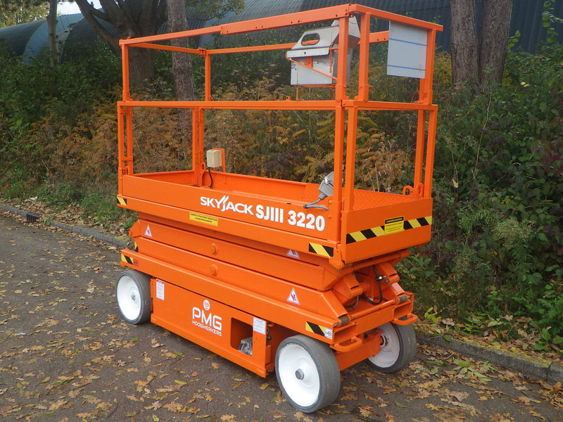 Skyjack SJ3220 - Scissor lift: picture 2 Skyjack SJ3220 - Scissor lift: picture 2