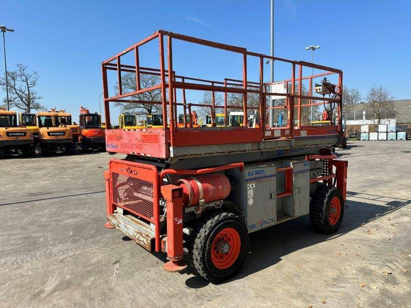 Skyjack SJ8831 - Scissor lift: picture 4 Skyjack SJ8831 - Scissor lift: picture 4