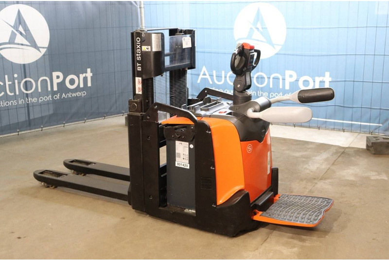 Toyota SPE200D - Stacker: picture 3 Toyota SPE200D - Stacker: picture 3