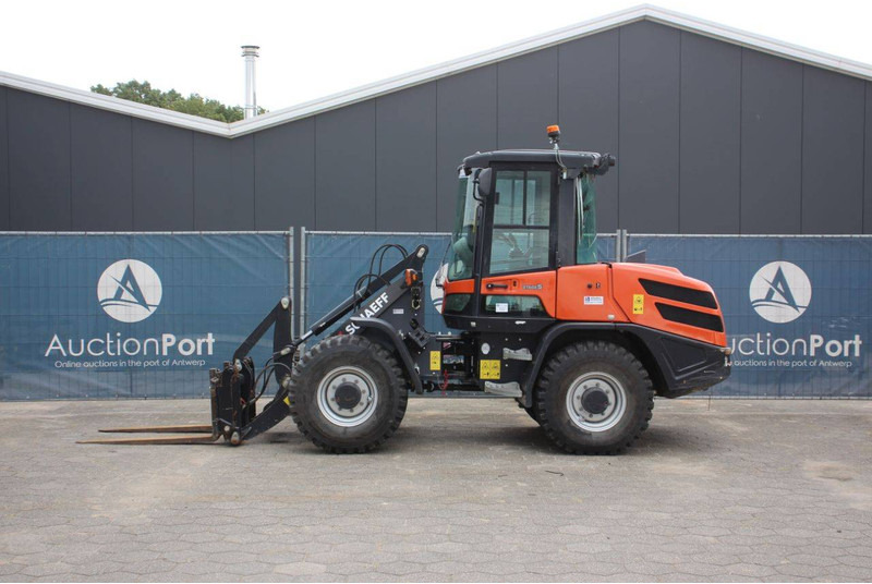 Yanmar V80 - Wheel loader: picture 2 Yanmar V80 - Wheel loader: picture 2
