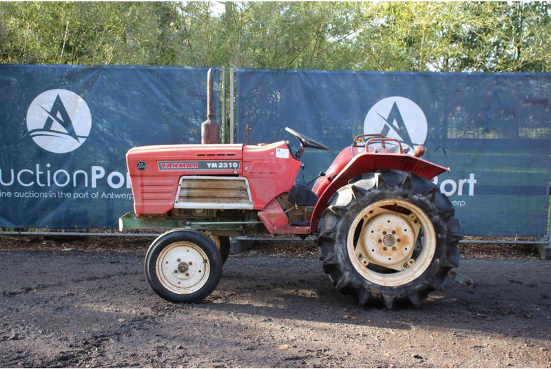 Yanmar YM2310 - Farm tractor: picture 2 Yanmar YM2310 - Farm tractor: picture 2