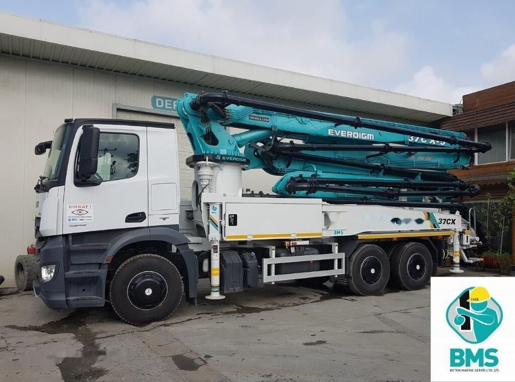 Mercedes-Benz 3343 P - Concrete pump truck: picture 3 Mercedes-Benz 3343 P - Concrete pump truck: picture 3