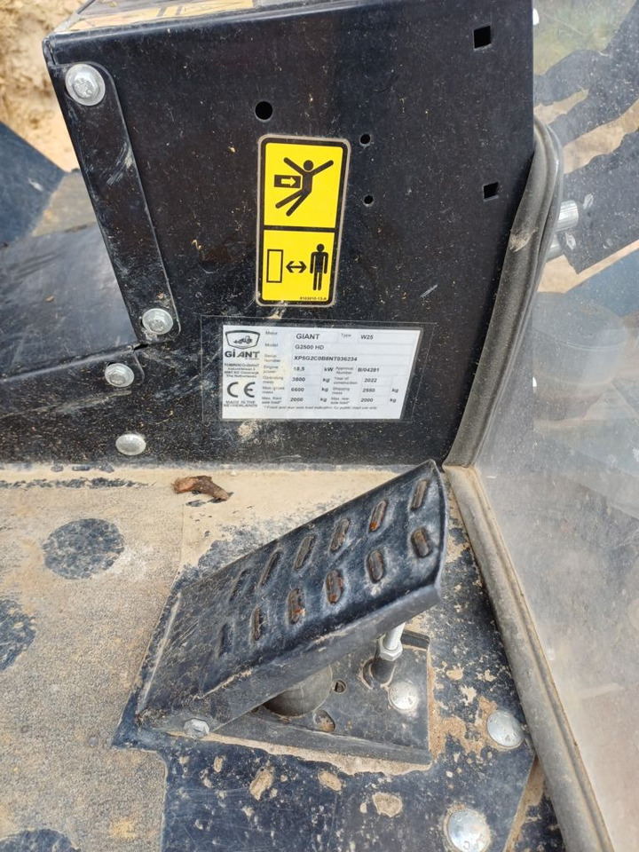 Skid steer loader Giant G2500 HD: picture 6