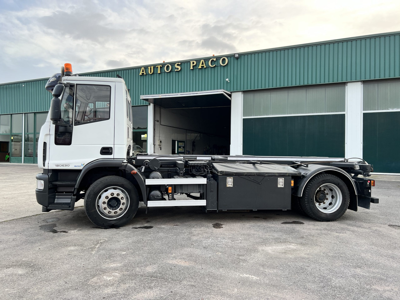 IVECO 300 EN CHASIS - Cab chassis truck: picture 5 IVECO 300 EN CHASIS - Cab chassis truck: picture 5